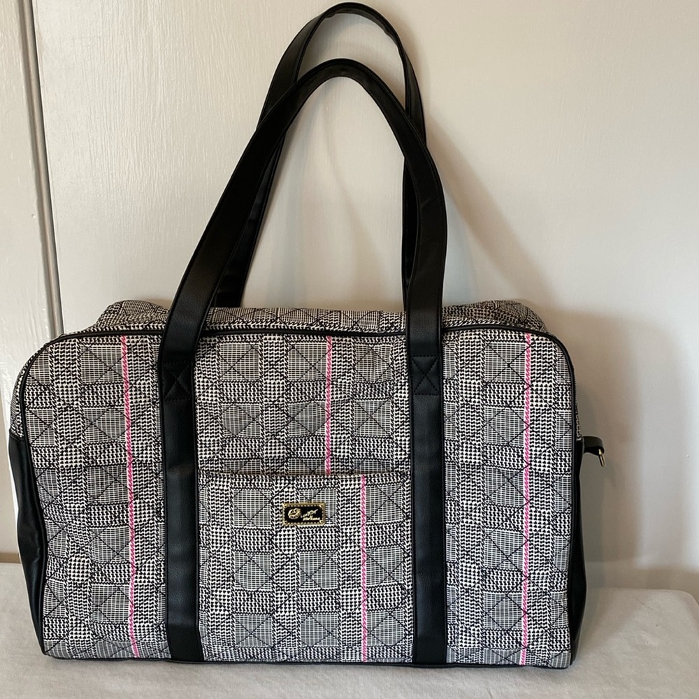 ‼️SOLD‼️ Betsey Johnson Over Night Bag
